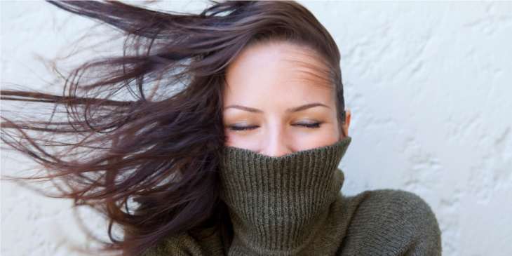 Confira 4 dicas sobre como proteger seu cabelo do frio neste inverno.