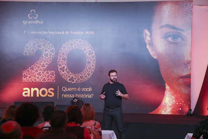 Celso Martins Junior palestra na 4° Convenção Nacional de Vendas Grandha 20 Anos.